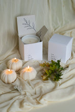 Load image into Gallery viewer, Pumpkin Shaped Candle: White