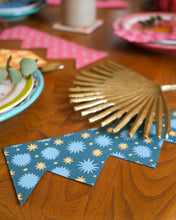 Load image into Gallery viewer, UK/EU: Blue Paper Crowns