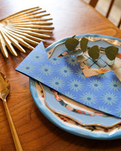 Load image into Gallery viewer, UK/EU: Blue Paper Crowns