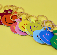 Load image into Gallery viewer, SMILIE FACE KEYRING