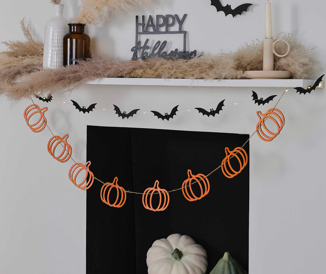 WOODEN PUMPKIN BUNTING