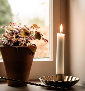 SCALLOPED CANDLE HOLDER