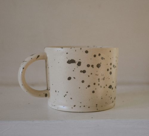 PEBBLE splatter mug