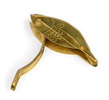 Load image into Gallery viewer, STEVIE FISH citrus juicer