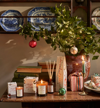 Load image into Gallery viewer, CEDAR &amp; PINE CANDLE