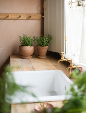 Load image into Gallery viewer, ROUND Tuscan Plant Pot