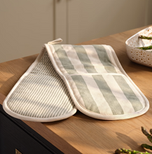 Load image into Gallery viewer, Harlton Wide Stripe Oven Glove