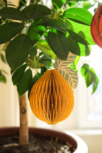 Load image into Gallery viewer, UK/EU: Lemon Honeycomb Ornament