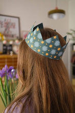 Load image into Gallery viewer, UK/EU: Blue Paper Crowns