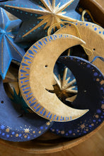 Load image into Gallery viewer, UK/EU: Golden Man on the Moon Board Decoration