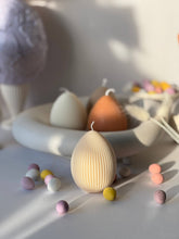 Load image into Gallery viewer, Ivory Cute Egg Candle