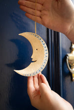 Load image into Gallery viewer, UK/EU: Golden Man on the Moon Board Decoration