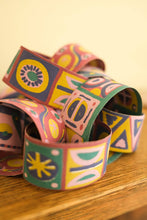 Load image into Gallery viewer, UK/EU: Bloomsbury Paper Chain Kit